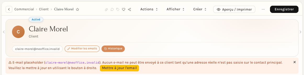 La fiche d'un client sans e-mail, avec son bandeau