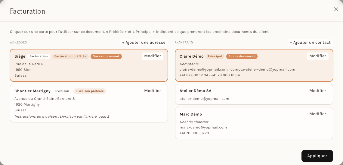 Le carnet d'adresses du client : adresses à gauche, contacts à droite