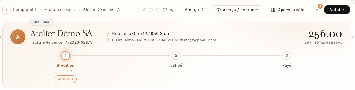 Une facture en brouillon : le bouton Valider, en haut à droite, et la frise Brouillon, Validé, Payé