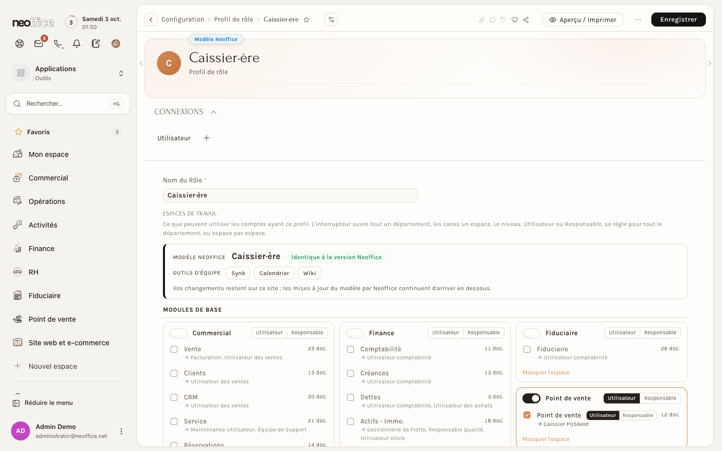 La fiche du modèle Caissier·ère : la pastille Modèle Neoffice, « Identique à la version Neoffice », les outils d'équipe et les premiers départements