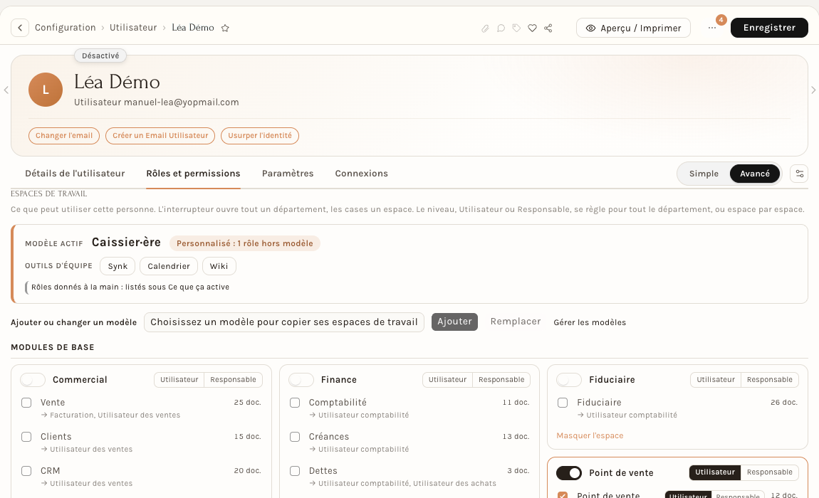 L'onglet Rôles et permissions : le modèle actif, les outils d'équipe et les départements